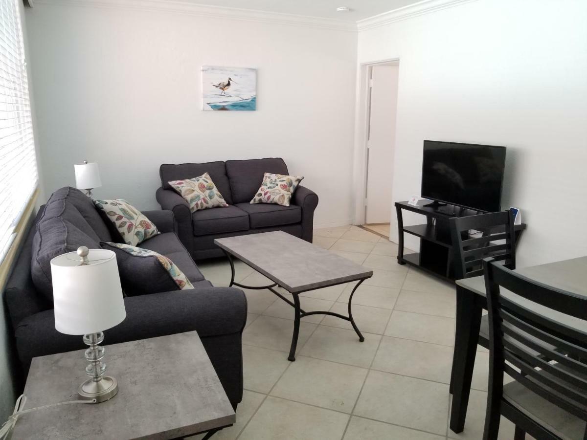 Sandalwood Beach Resort North Redington Beach Bagian luar foto